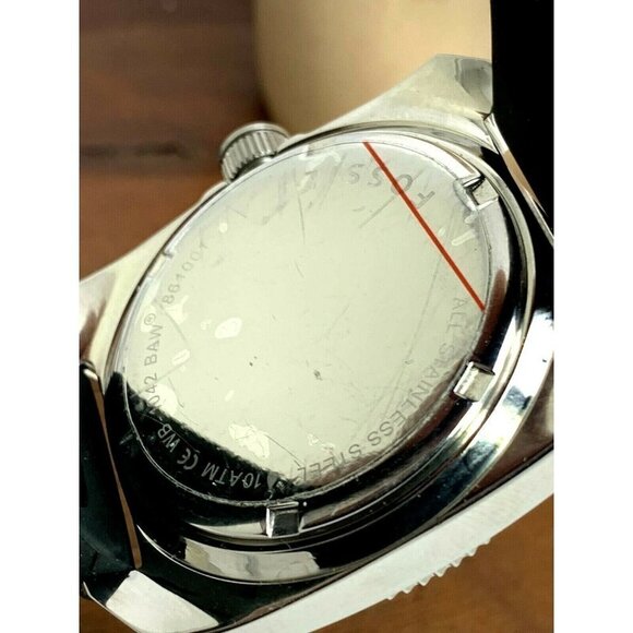 Fossil Men's Watch WB1042 Quartz Black Dial Silver Red Bezel 38mm Rubber… - Picture 6 of 13